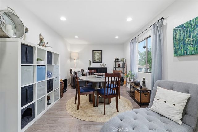 18530 Hatteras Street 337, Tarzana, CA 91356