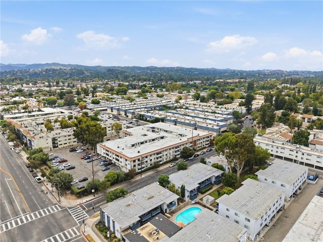 18530 Hatteras Street 337, Tarzana, CA 91356