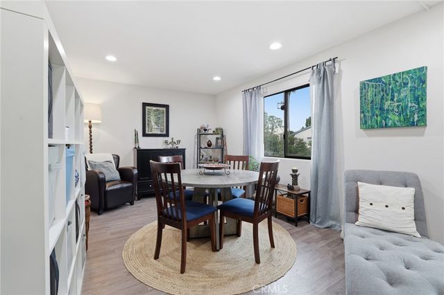 18530 Hatteras Street 337, Tarzana, CA 91356