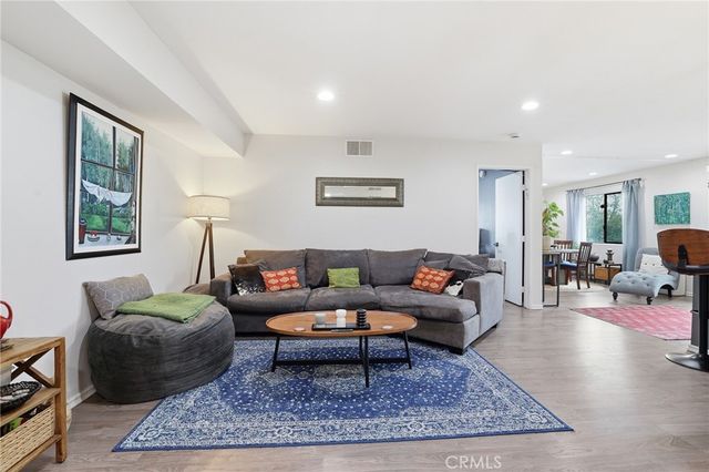18530 Hatteras Street 337, Tarzana, CA 91356