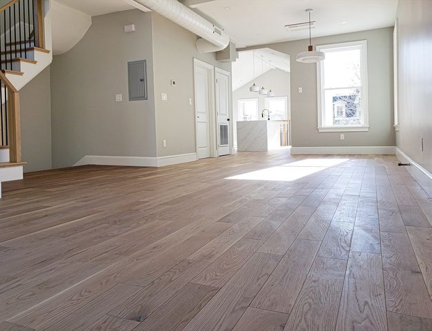 97 Trenton 2, Boston, MA 02128