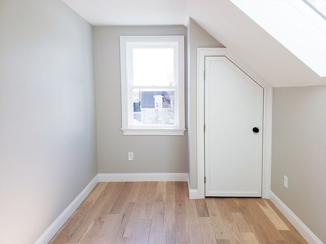 97 Trenton 2, Boston, MA 02128