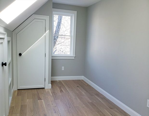 97 Trenton 2, Boston, MA 02128