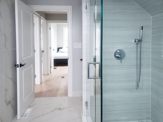 97 Trenton 2, Boston, MA 02128