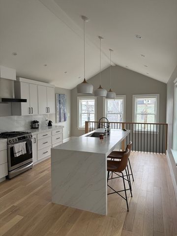 97 Trenton 2, Boston, MA 02128