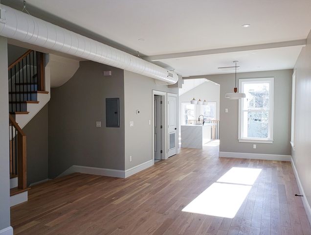 97 Trenton 2, Boston, MA 02128