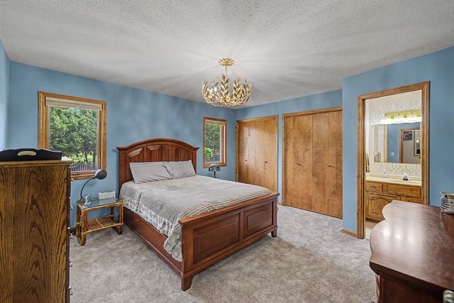 1735 Hillcrest Ln, Salina, KS 67401