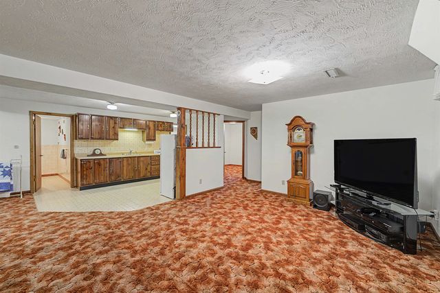 1735 Hillcrest Ln, Salina, KS 67401