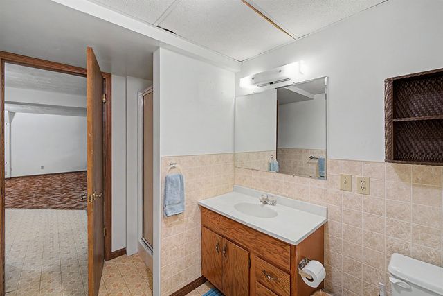 1735 Hillcrest Ln, Salina, KS 67401