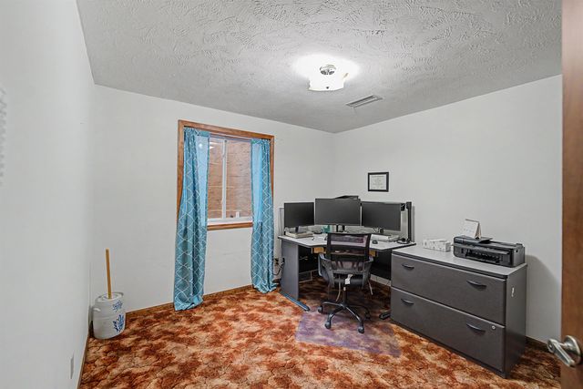 1735 Hillcrest Ln, Salina, KS 67401