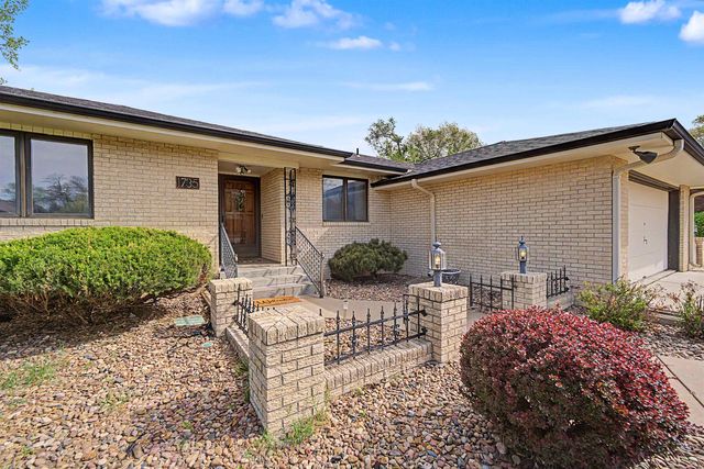 1735 Hillcrest Ln, Salina, KS 67401