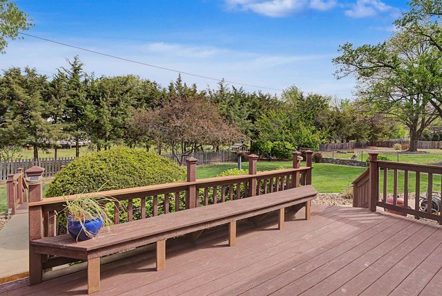 1735 Hillcrest Ln, Salina, KS 67401