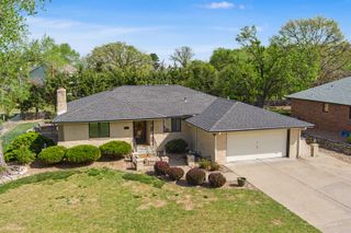 1735 Hillcrest Ln, Salina, KS 67401