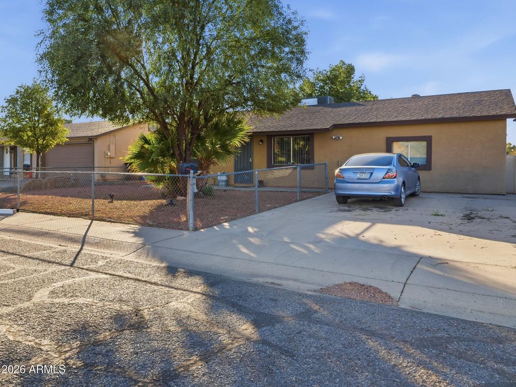 Image 1 of property listing at 7959 W COOLIDGE Street, Phoenix, AZ 85033