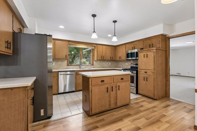 3413 Ensign Avenue N, New Hope, MN 55427