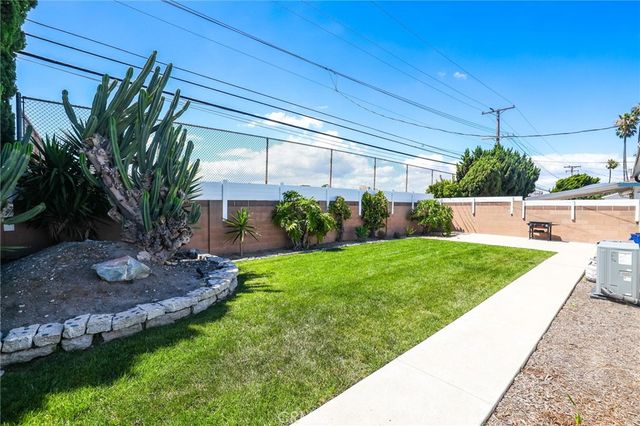15801 Carrie Lane, Huntington Beach, CA 92647