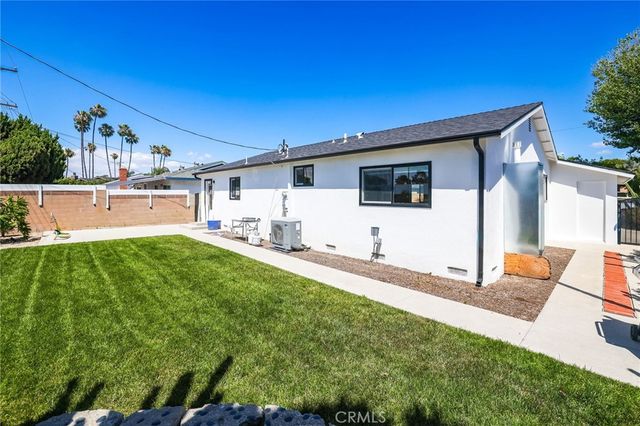 15801 Carrie Lane, Huntington Beach, CA 92647