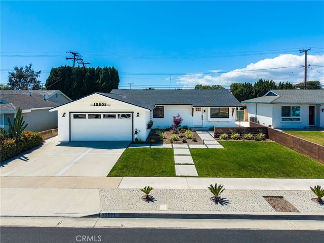 15801 Carrie Lane, Huntington Beach, CA 92647