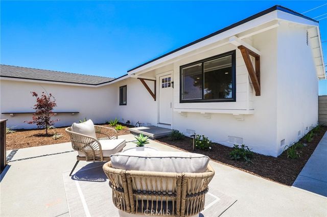 15801 Carrie Lane, Huntington Beach, CA 92647