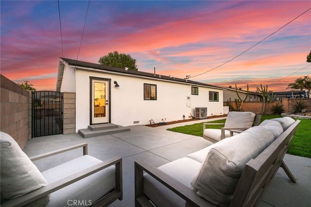 15801 Carrie Lane, Huntington Beach, CA 92647