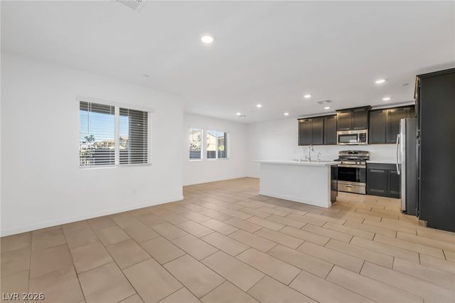 894 Cadence View Way, Henderson, NV 89011