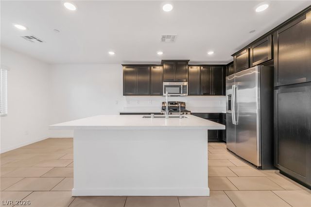 894 Cadence View Way, Henderson, NV 89011