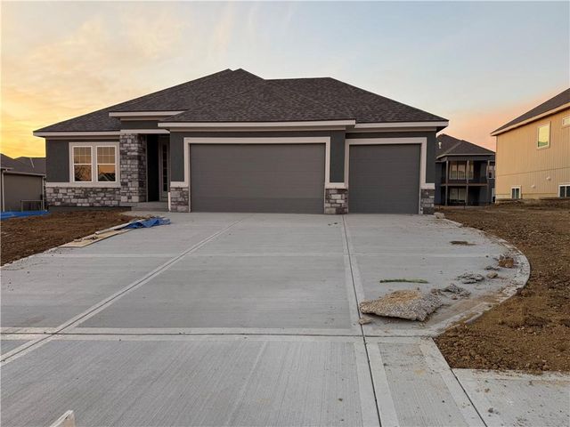 8216 NW 89th Terrace, Kansas City, MO 64153