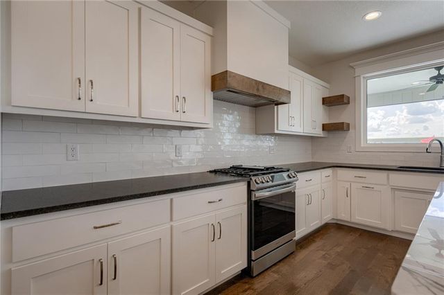 8216 NW 89th Terrace, Kansas City, MO 64153