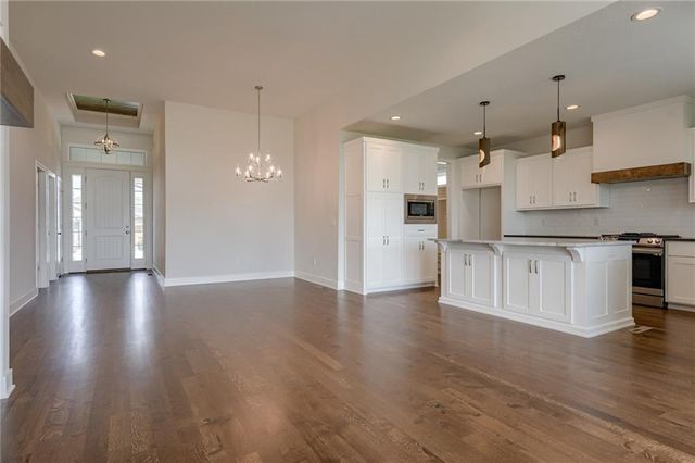 8216 NW 89th Terrace, Kansas City, MO 64153