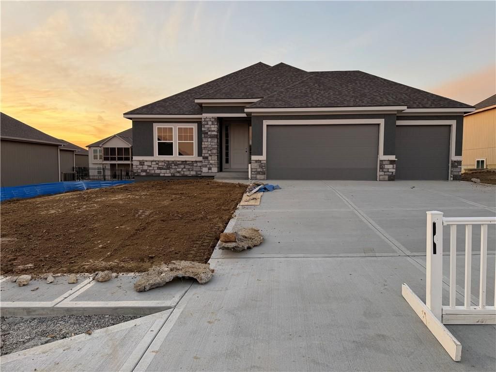 8216 NW 89th Terrace, Kansas City, MO 64153