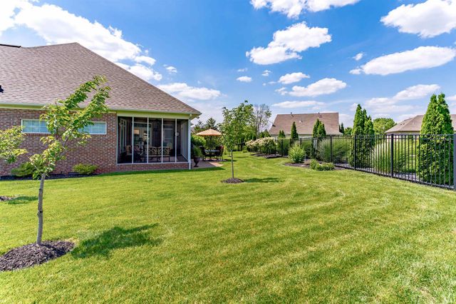 2150 Long Cove Circle, Newburgh, IN 47630