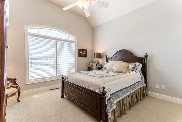 2150 Long Cove Circle, Newburgh, IN 47630