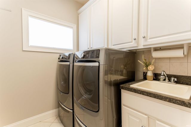 2150 Long Cove Circle, Newburgh, IN 47630