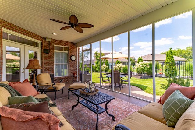 2150 Long Cove Circle, Newburgh, IN 47630