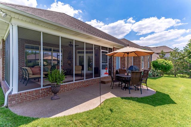 2150 Long Cove Circle, Newburgh, IN 47630