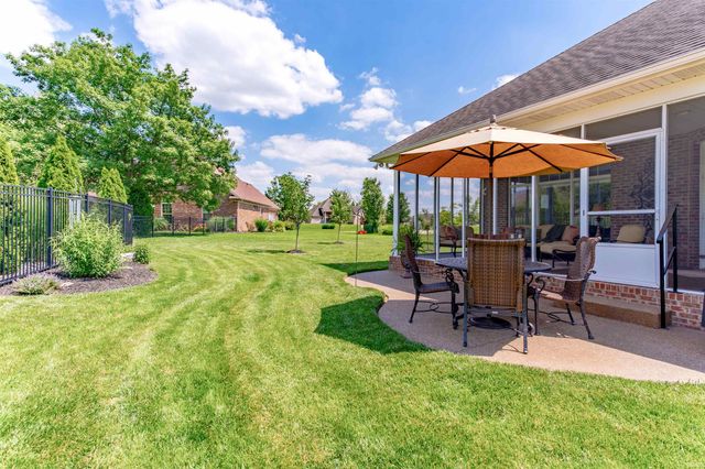 2150 Long Cove Circle, Newburgh, IN 47630
