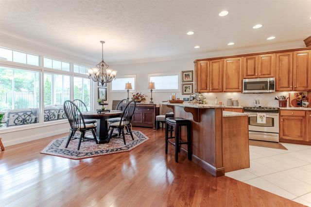 2150 Long Cove Circle, Newburgh, IN 47630