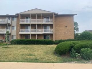 910 Beau Drive 313, Des Plaines, IL 60016