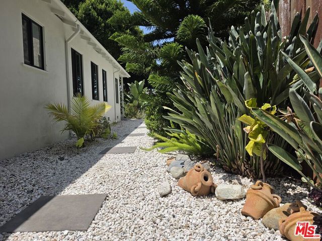2310 Oak Street, Santa Monica, CA 90405