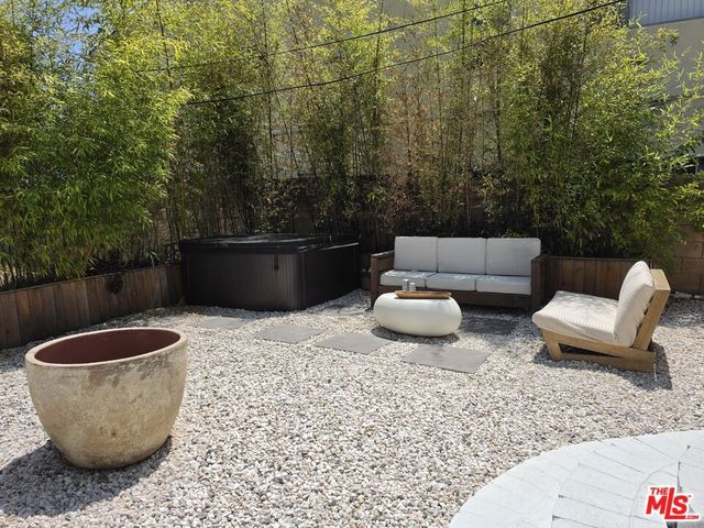 2310 Oak Street, Santa Monica, CA 90405