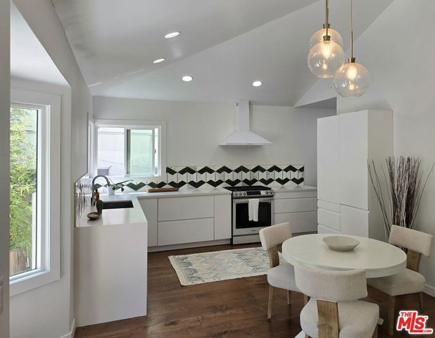 2310 Oak Street, Santa Monica, CA 90405