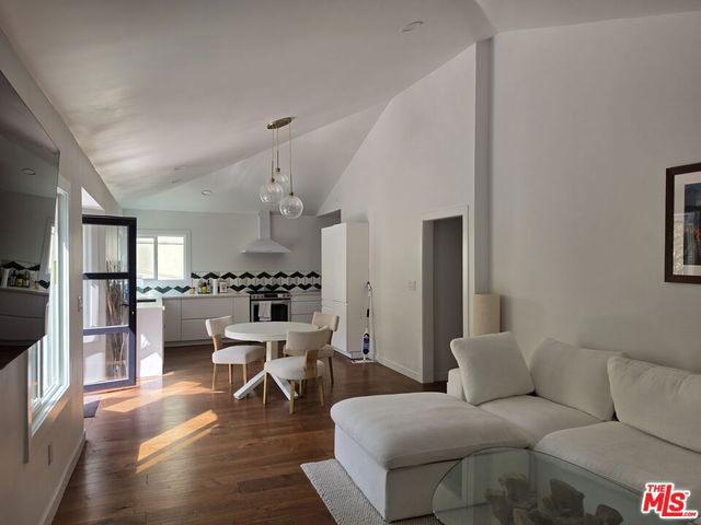 2310 Oak Street, Santa Monica, CA 90405