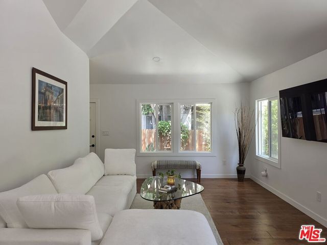 2310 Oak Street, Santa Monica, CA 90405