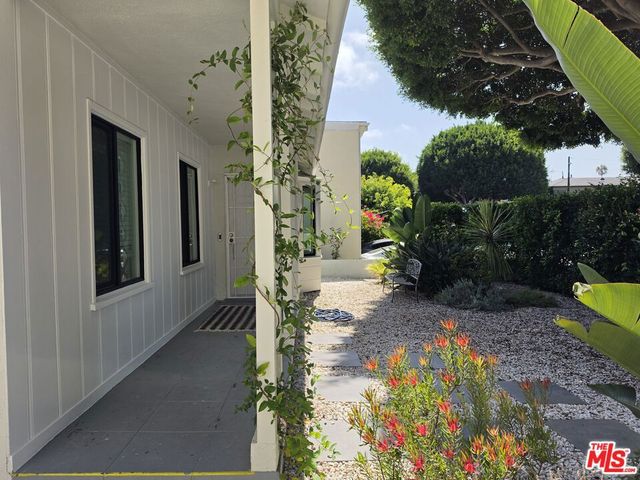 2310 Oak Street, Santa Monica, CA 90405