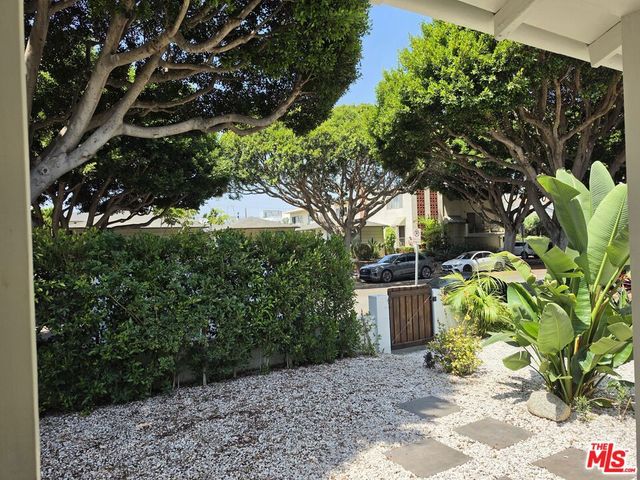 2310 Oak Street, Santa Monica, CA 90405