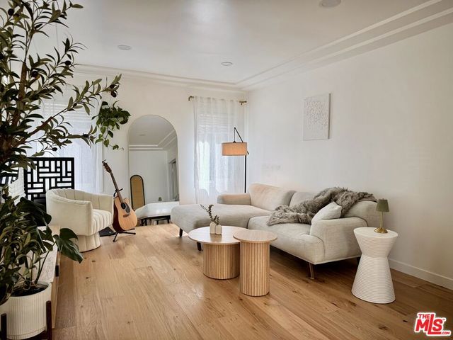 2310 Oak Street, Santa Monica, CA 90405