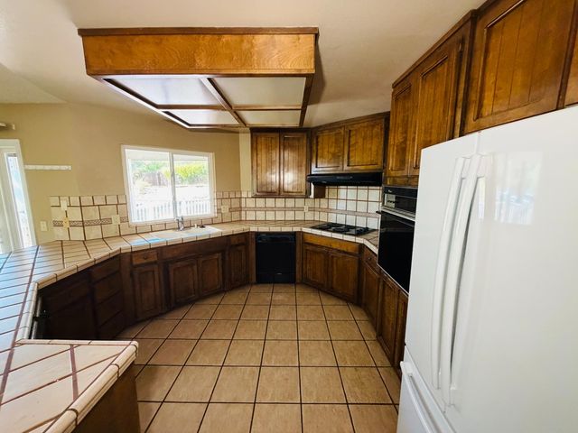 3718 Cambridge Rd, Cameron Park, CA 95682