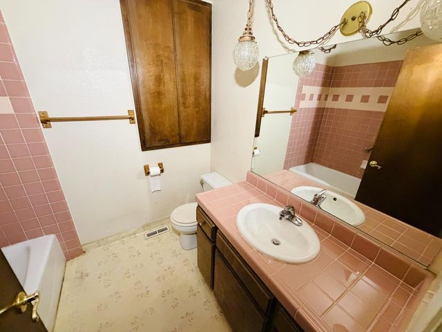 3718 Cambridge Rd, Cameron Park, CA 95682