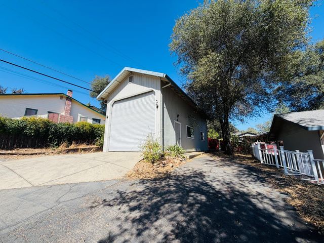 3718 Cambridge Rd, Cameron Park, CA 95682