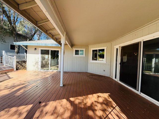 3718 Cambridge Rd, Cameron Park, CA 95682